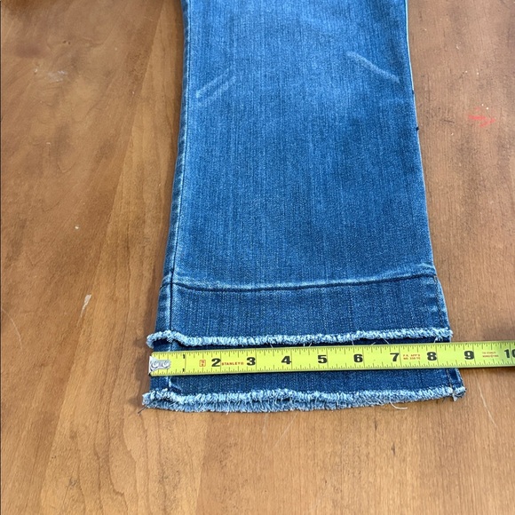 Democracy NWT Absolution Kick Flare Blue Jeans with Frayed Hem Size 10 - Picture 8 of 14